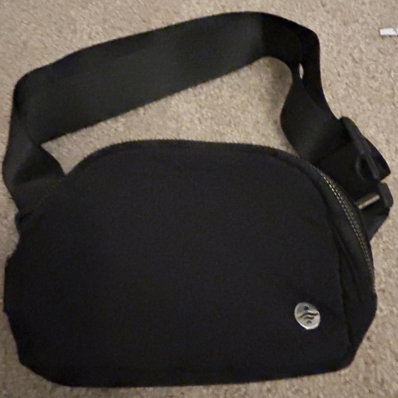 HALARA Accessories - Halara Belt bag NWOT